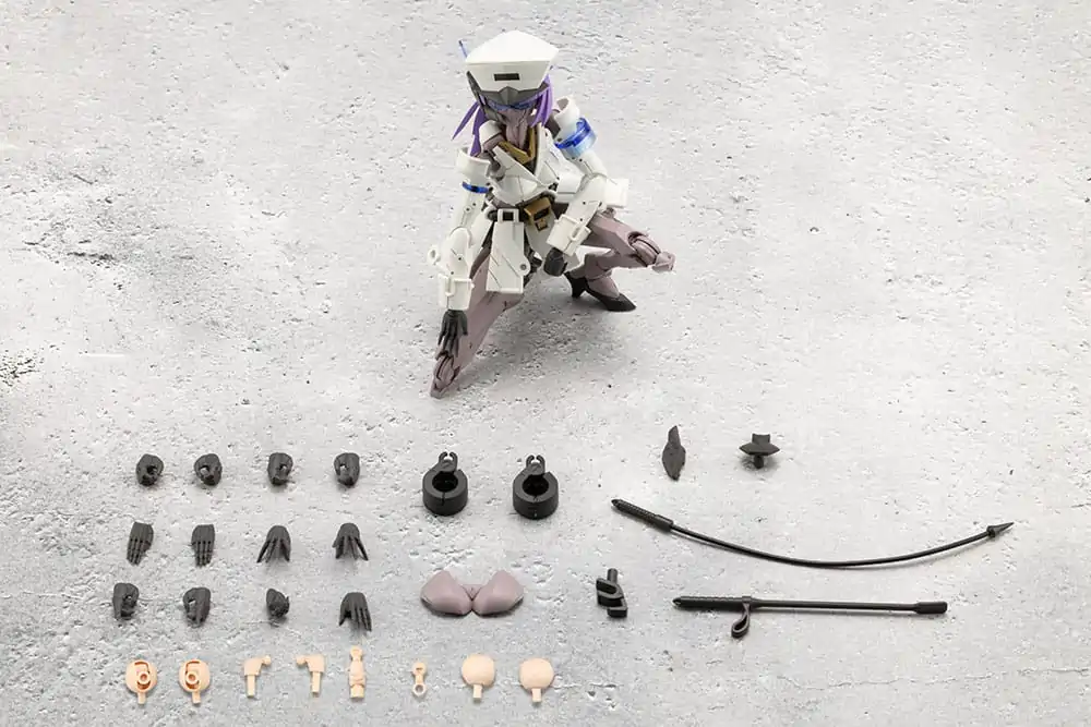 Megalomaria Unlimited Universe Plastic Model Kit Vanguard Leader 16 cm product photo