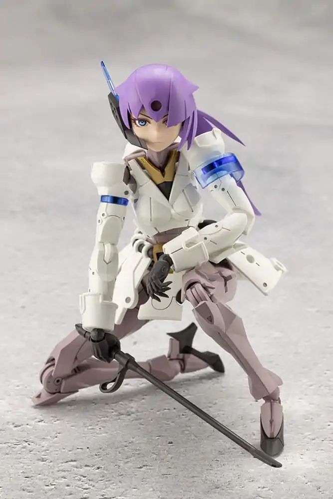 Megalomaria Unlimited Universe Plastic Model Kit Vanguard Leader 16 cm product photo