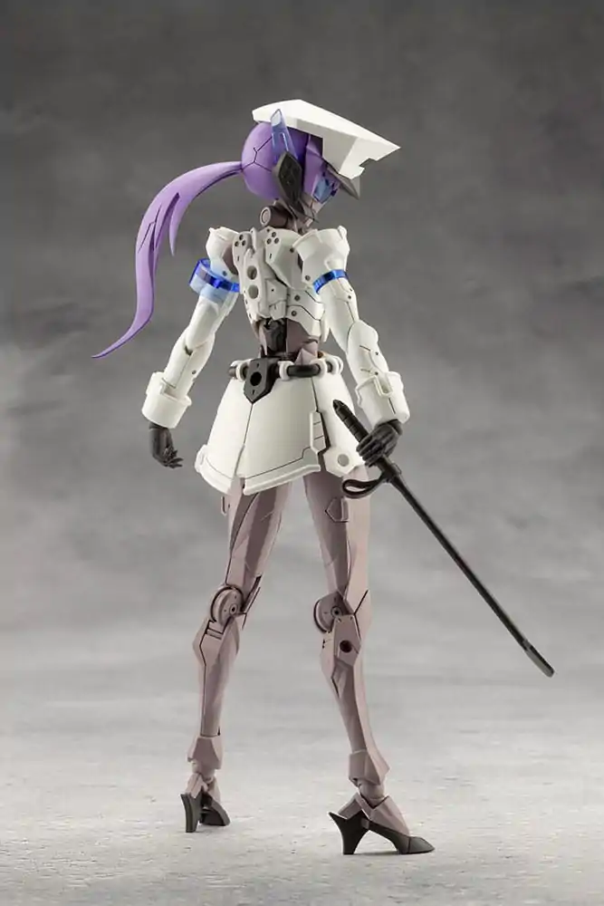 Megalomaria Unlimited Universe Plastic Model Kit Vanguard Leader 16 cm product photo
