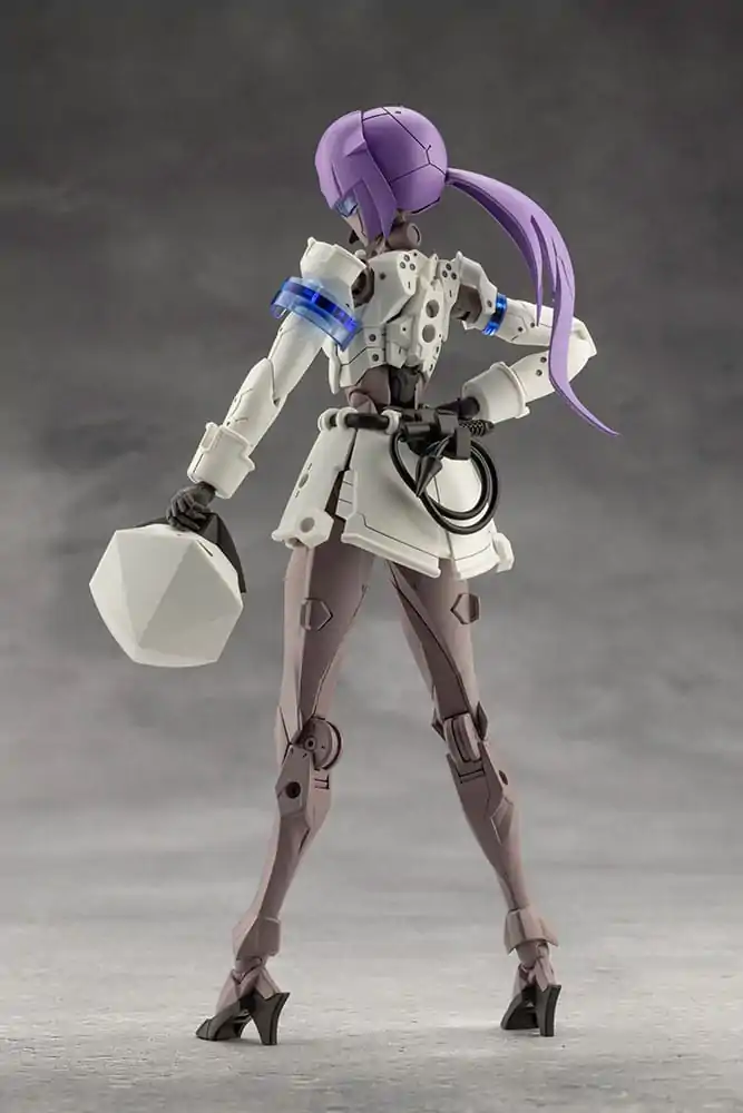 Megalomaria Unlimited Universe Plastic Model Kit Vanguard Leader 16 cm product photo