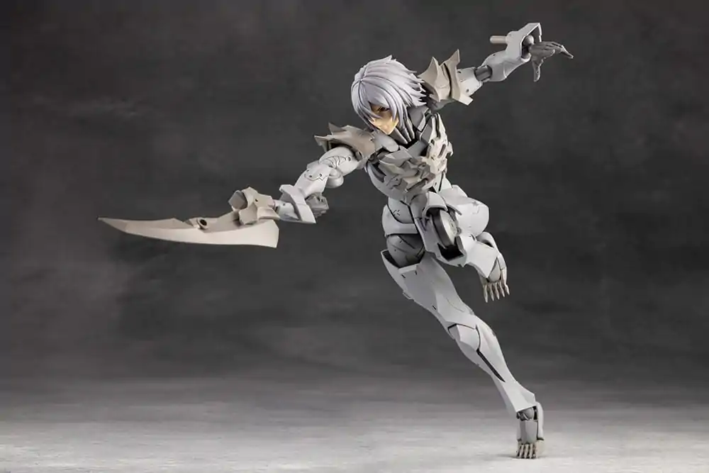 Megalomaria Unlimited Universe Model Kit Zirconia 18 cm product photo