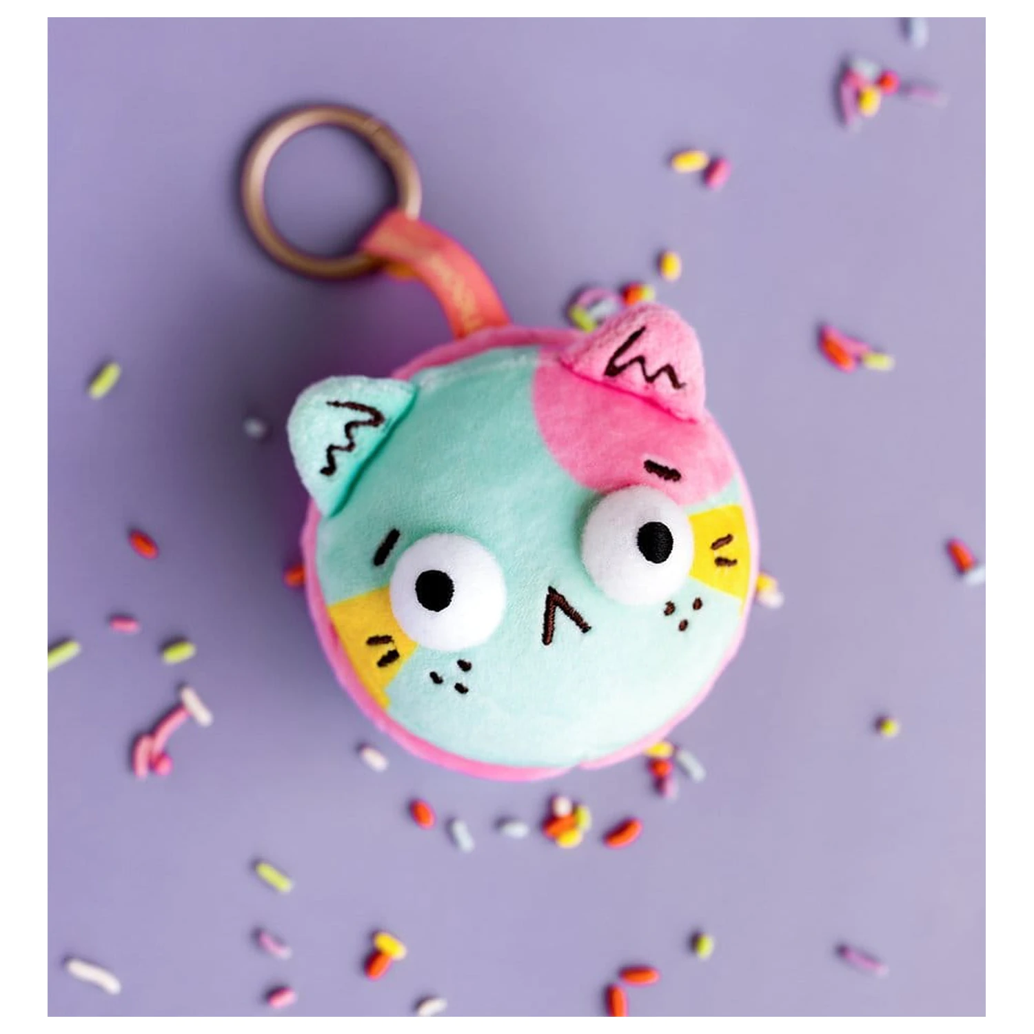 Meowcaron Plush Bag Charm Scared 7 cm product photo