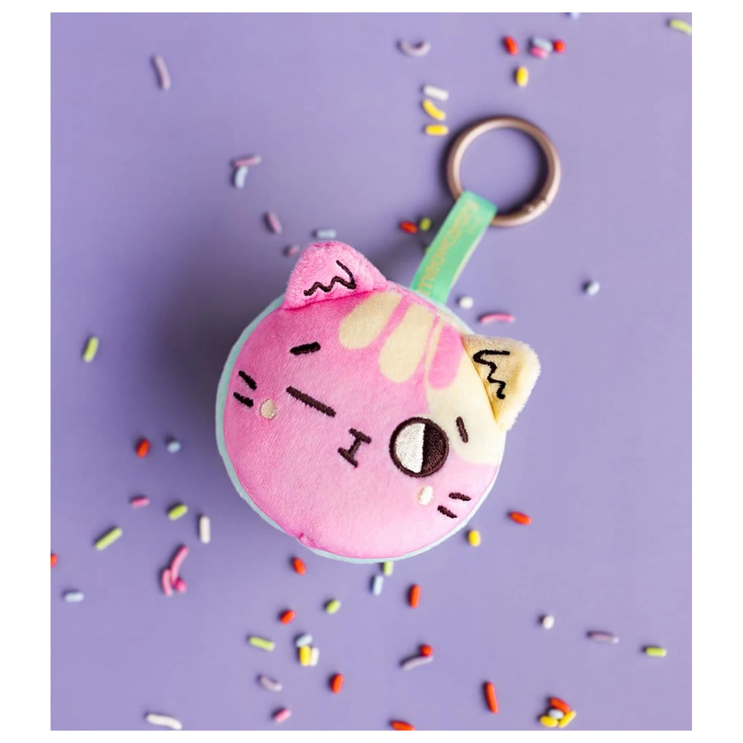Meowcaron Plush Bag Charm Wink 7 cm product photo