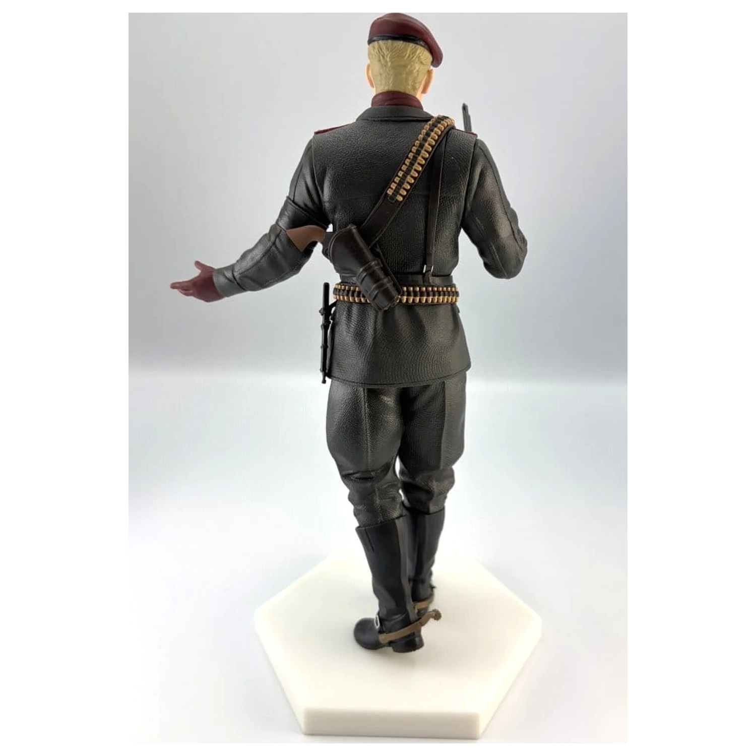 Metal Gear Solid: Snake Eater PVC Figure Ocelot 20 cm         product photo