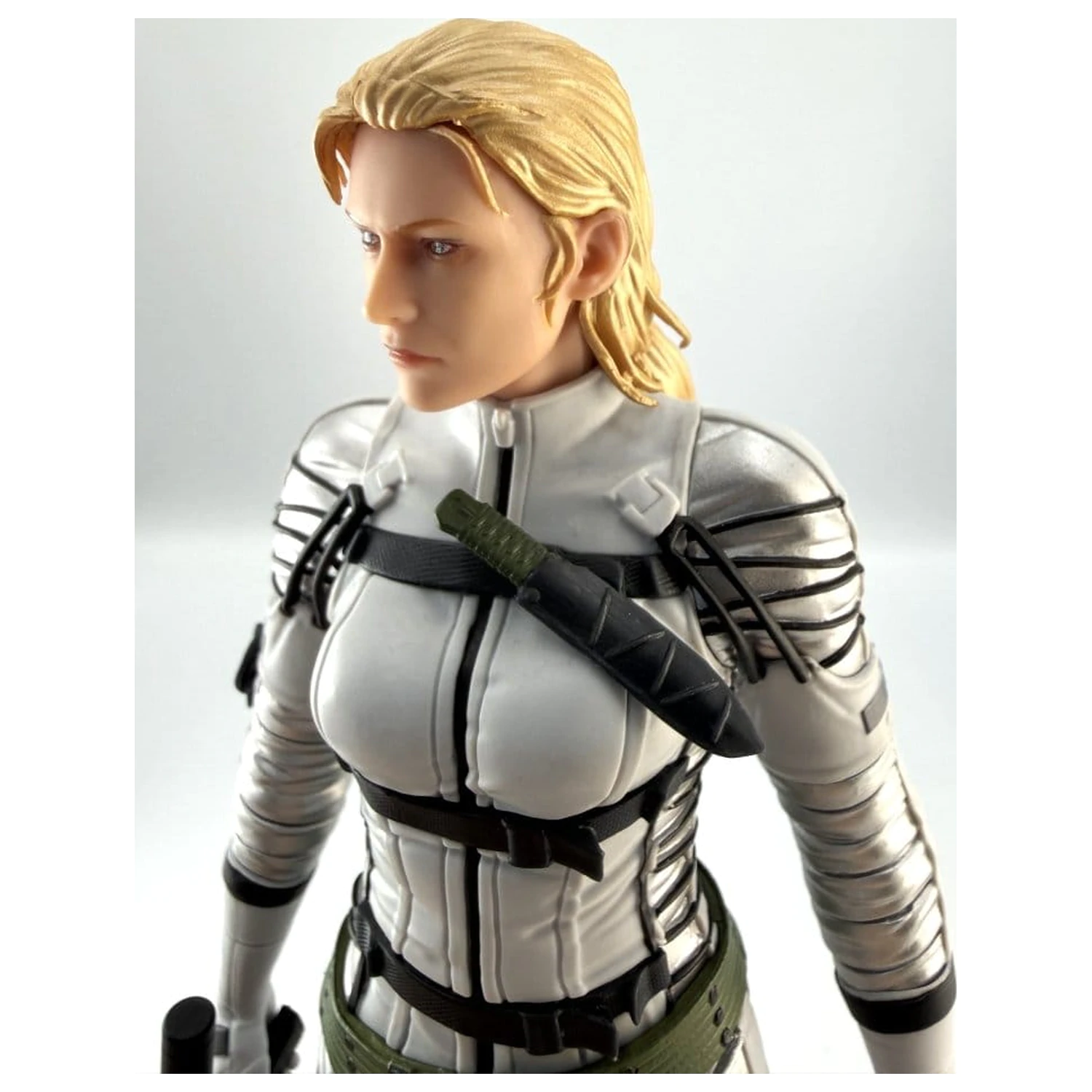 Metal Gear Solid: Snake Eater PVC Figure The Boss 20 cm         product photo