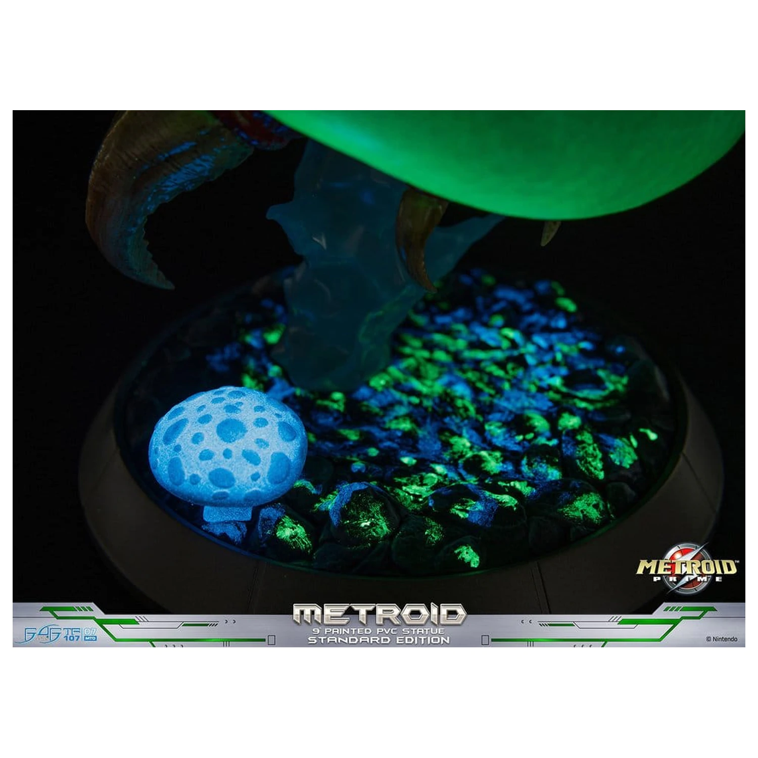 Metroid Prime PVC Figure Metroid (Standard) (Glow in the Dark) 21 cm product photo