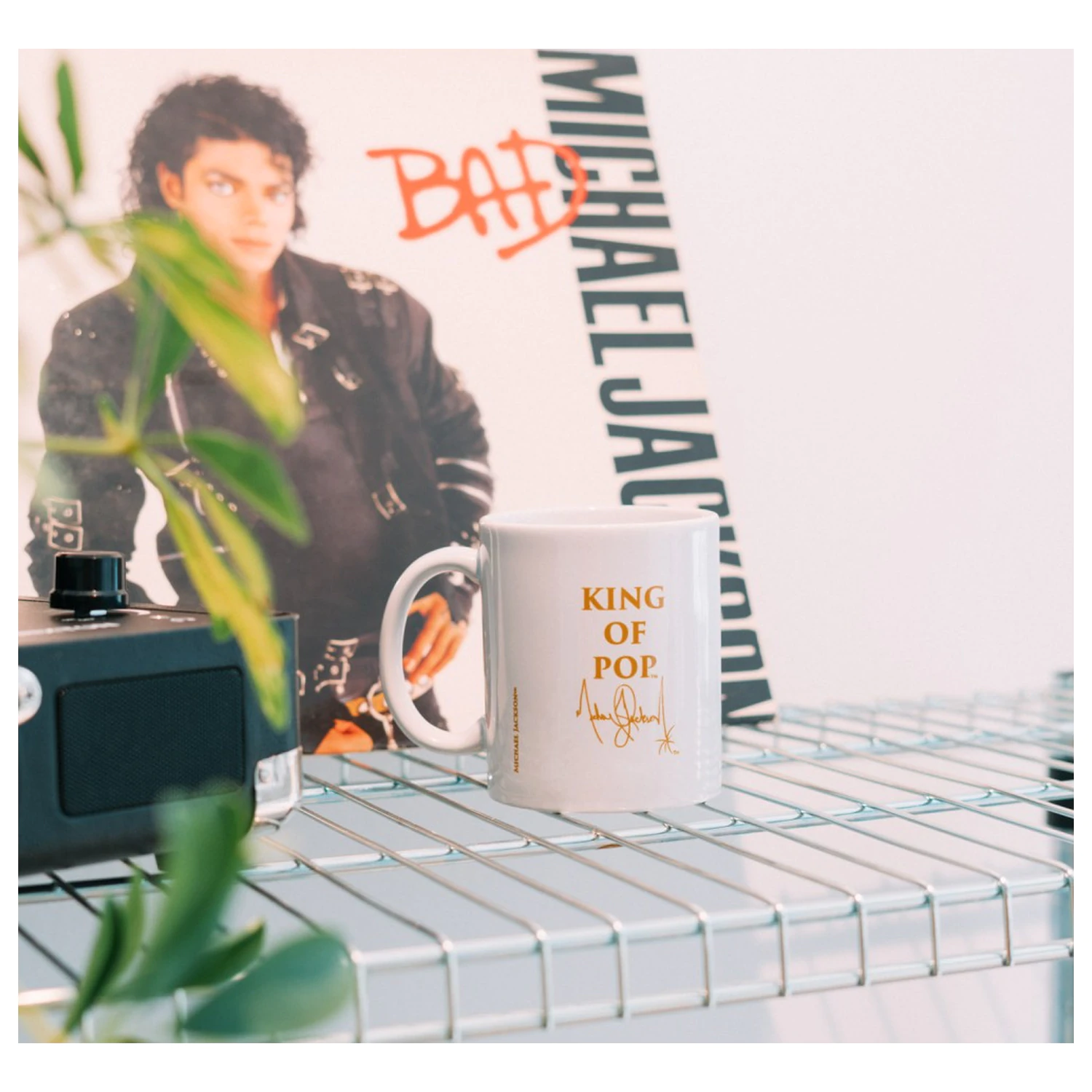 Michael Jackson King of Pop mug product photo