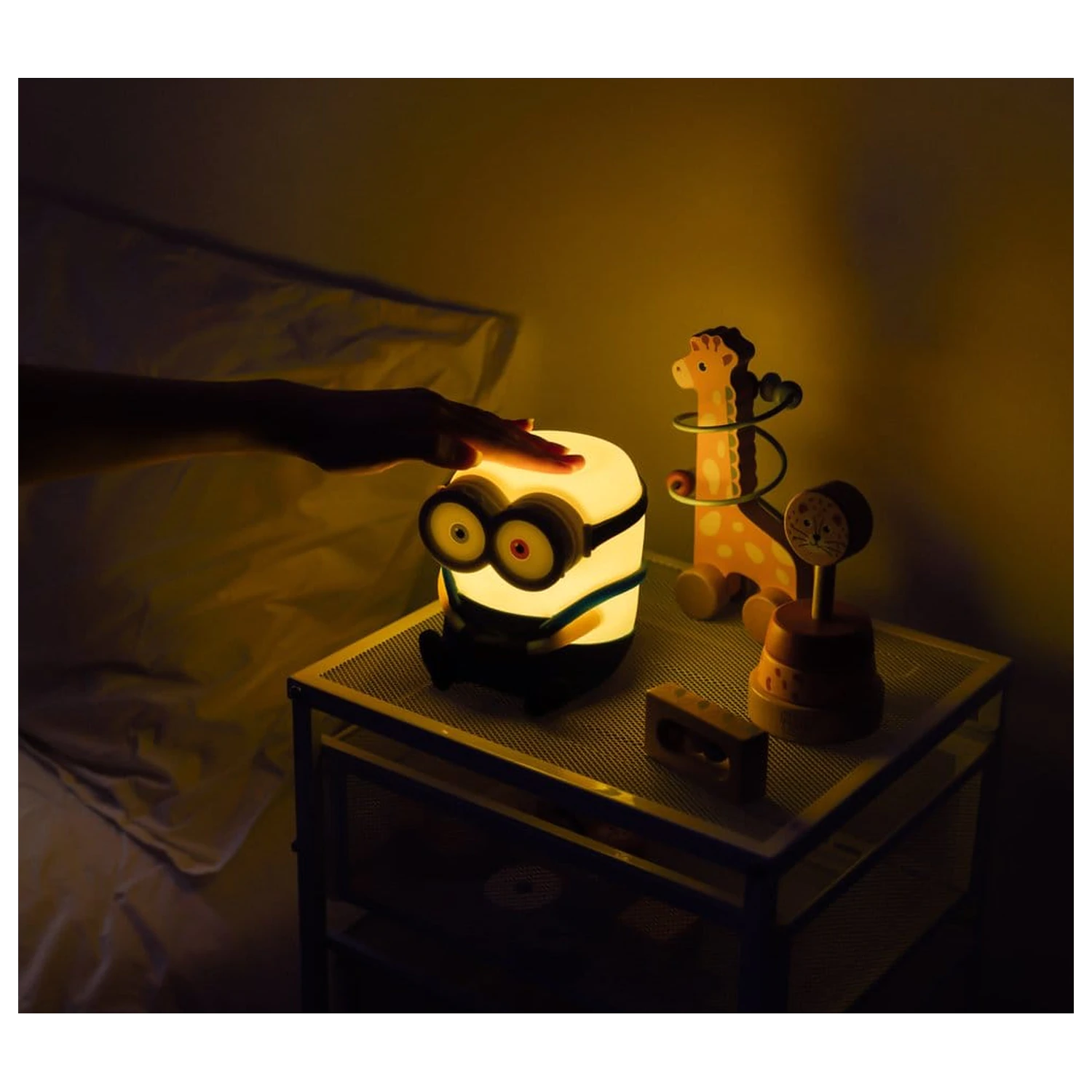 Minions squishy lamp product photo