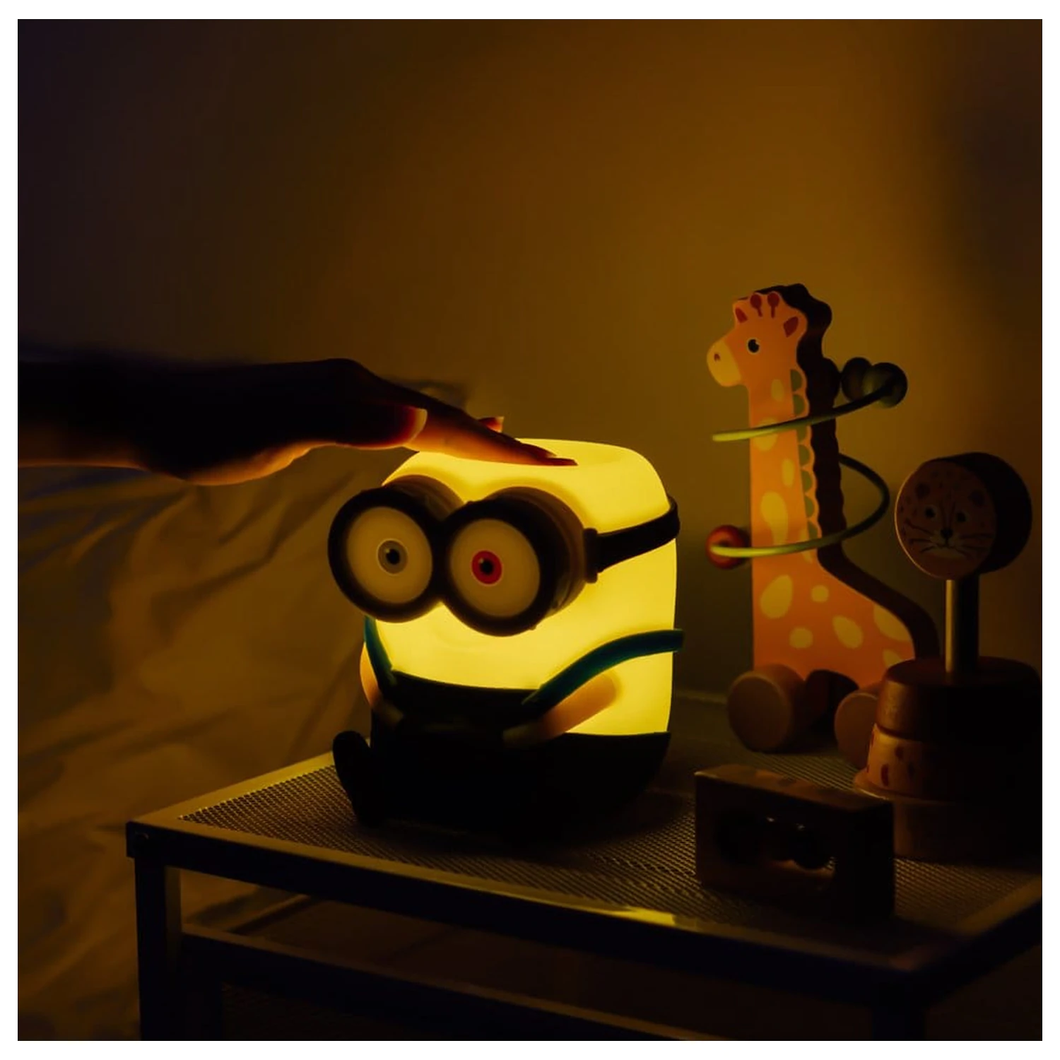 Minions squishy lamp product photo