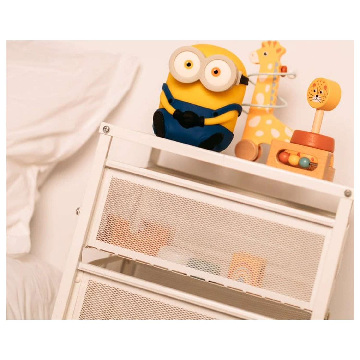 Minions squishy lamp product photo