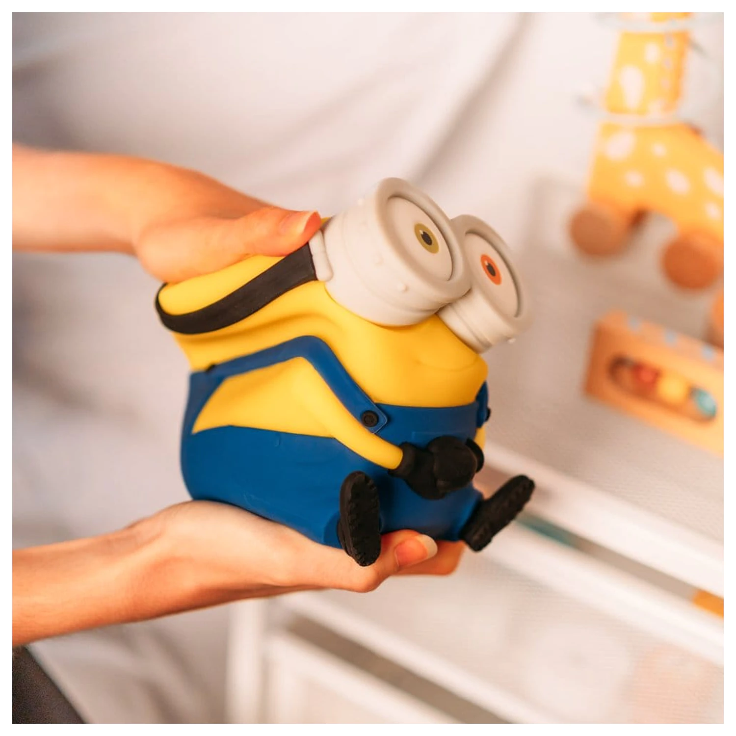 Minions squishy lamp product photo