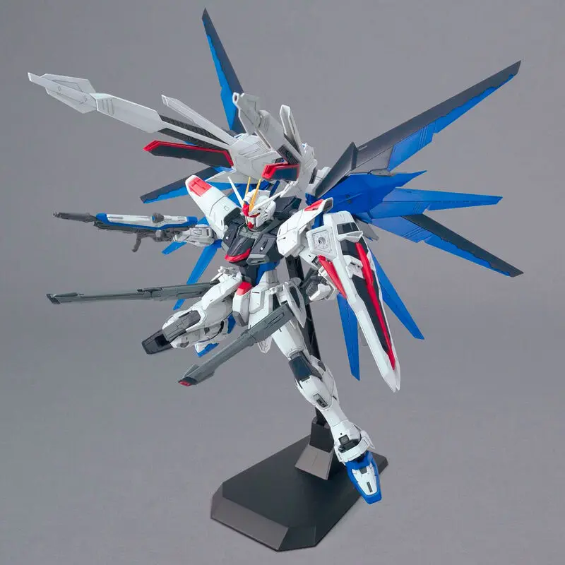 Mobile Suit Gundam Seed Freedom Gundam ver 2.0 Model Kit figure product photo