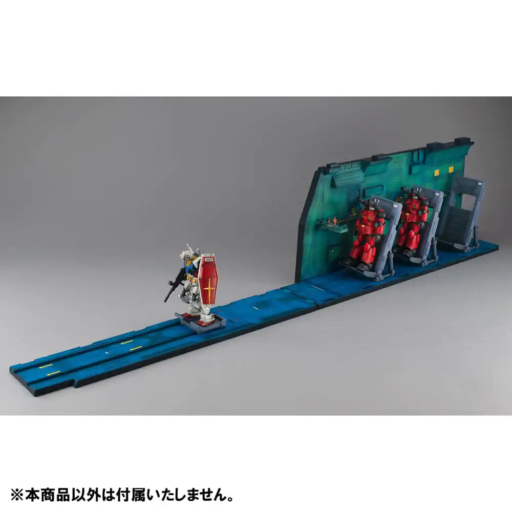 Realistic Model Series: Mobile Suit Gundam (1/144 HG Series) White Base Catapult Deck ANIME EDITION termékfotó