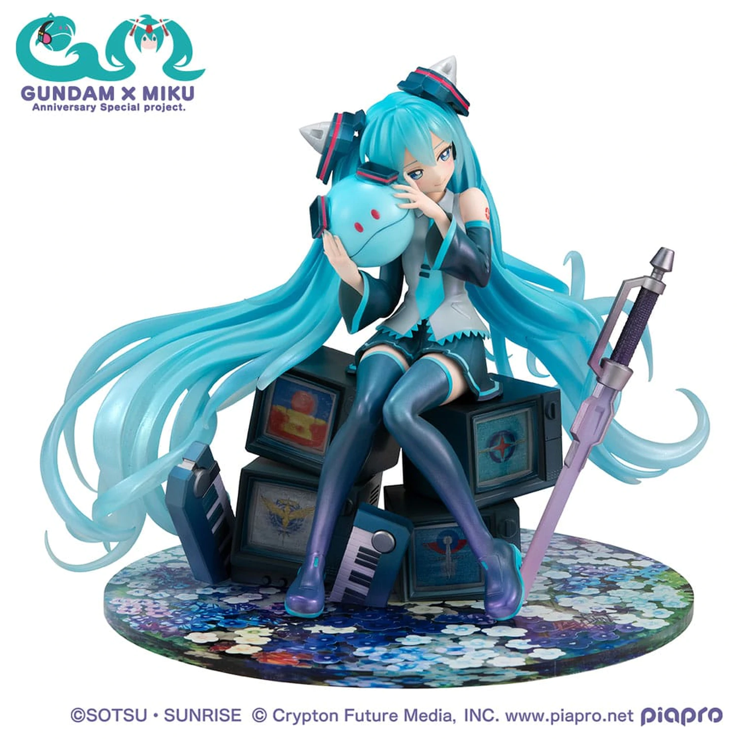 Mobile Suit Gundam x Hatsune Miku Lucrea PVC Statue Hatsune Miku x OO Gundam 45th Anniversary 17 cm         product photo