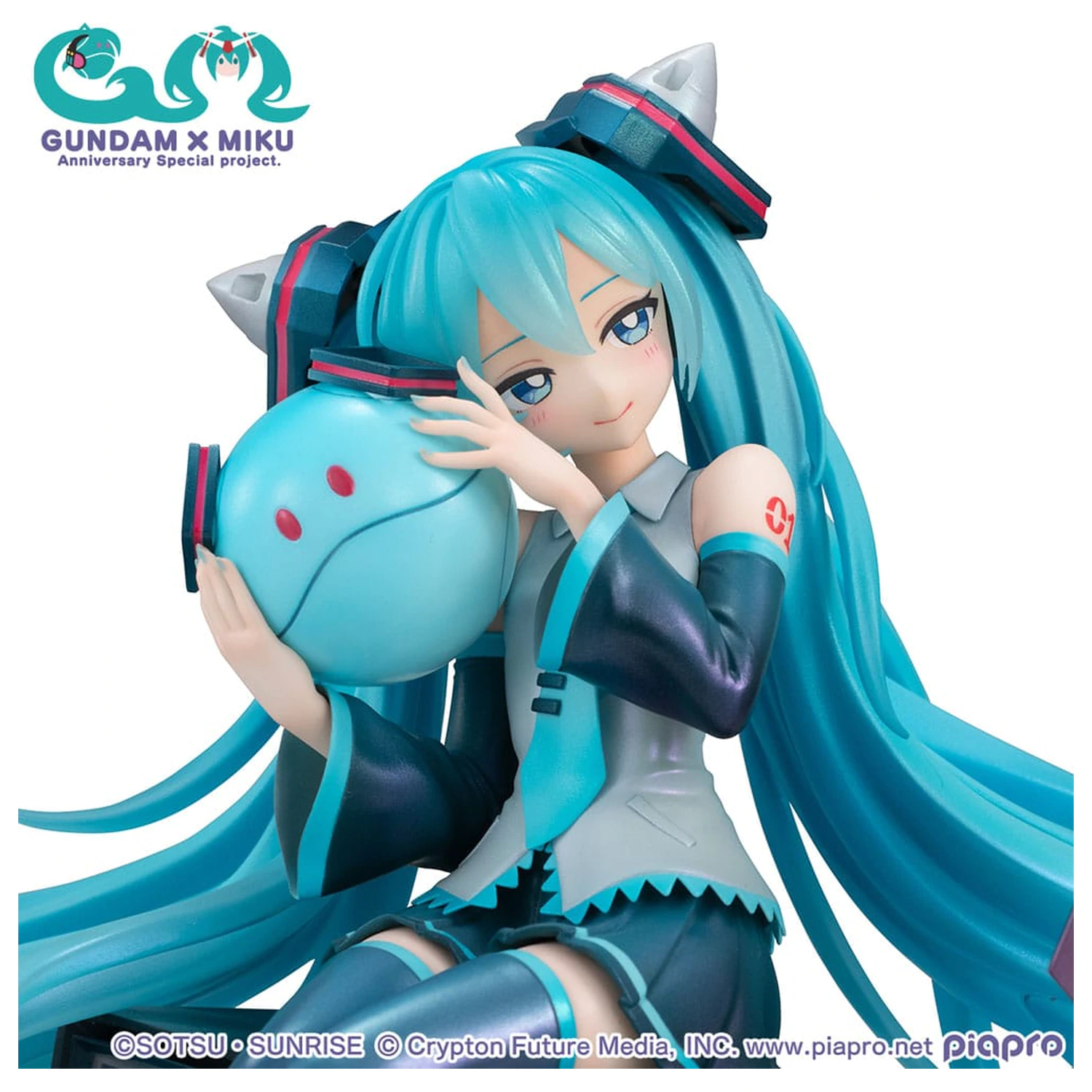 Mobile Suit Gundam x Hatsune Miku Lucrea PVC Statue Hatsune Miku x OO Gundam 45th Anniversary 17 cm         product photo