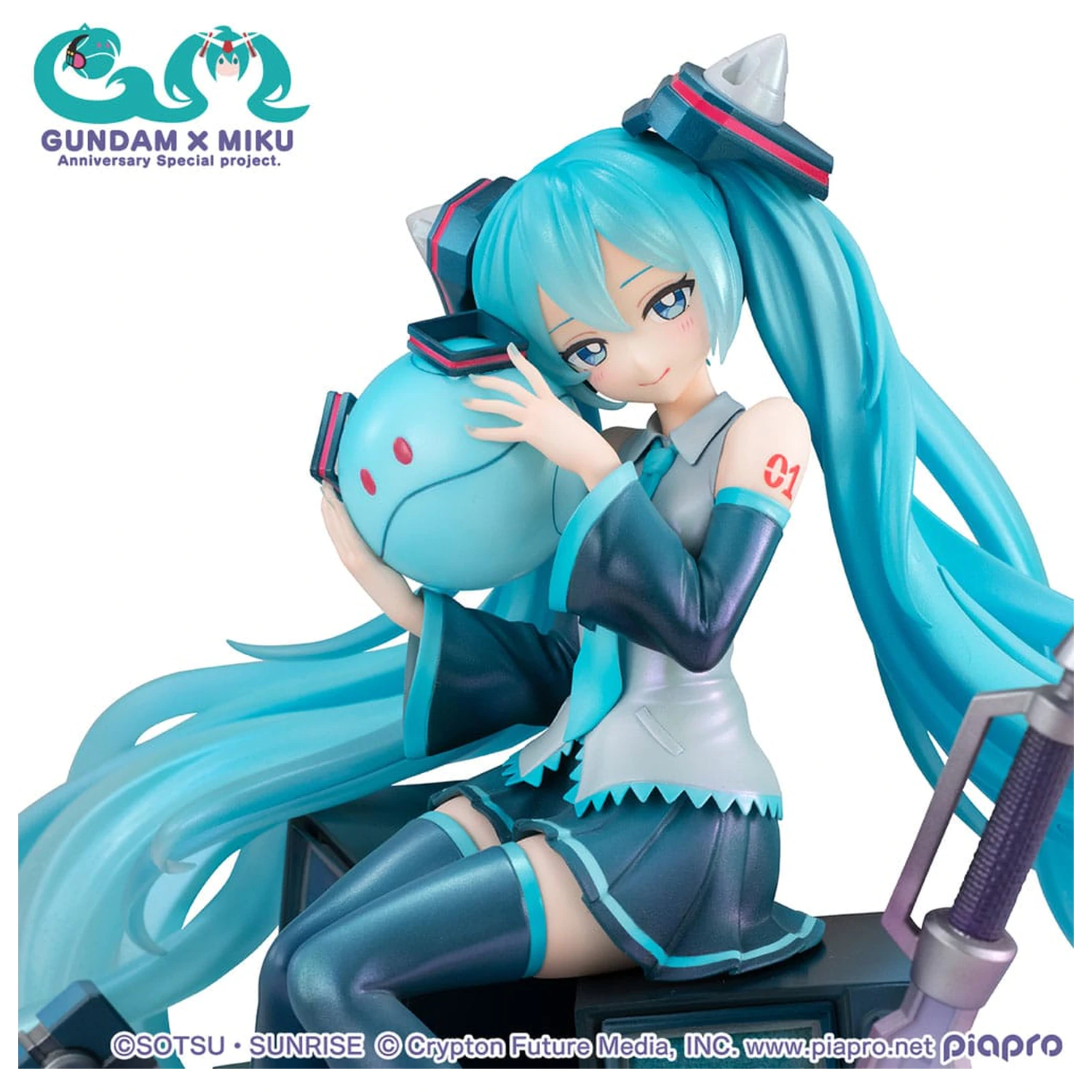 Mobile Suit Gundam x Hatsune Miku Lucrea PVC Statue Hatsune Miku x OO Gundam 45th Anniversary 17 cm         product photo