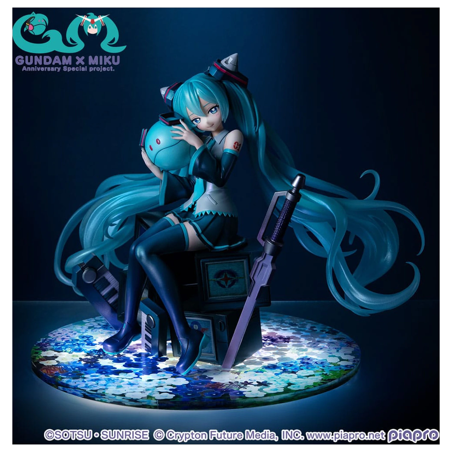 Mobile Suit Gundam x Hatsune Miku Lucrea PVC Statue Hatsune Miku x OO Gundam 45th Anniversary 17 cm         product photo