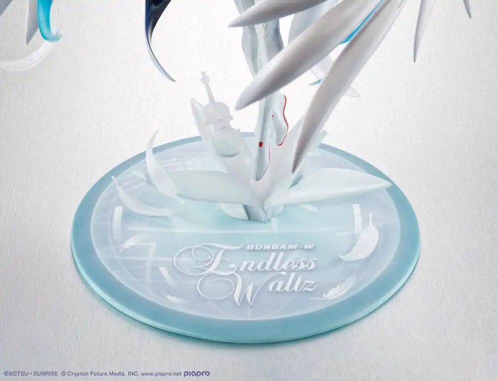 Mobile Suit Gundam x Hatsune Miku Lucrea PVC Statue Hatsune Miku x Wing Gundam Zero EW 45th Anniversary 27 cm         product photo