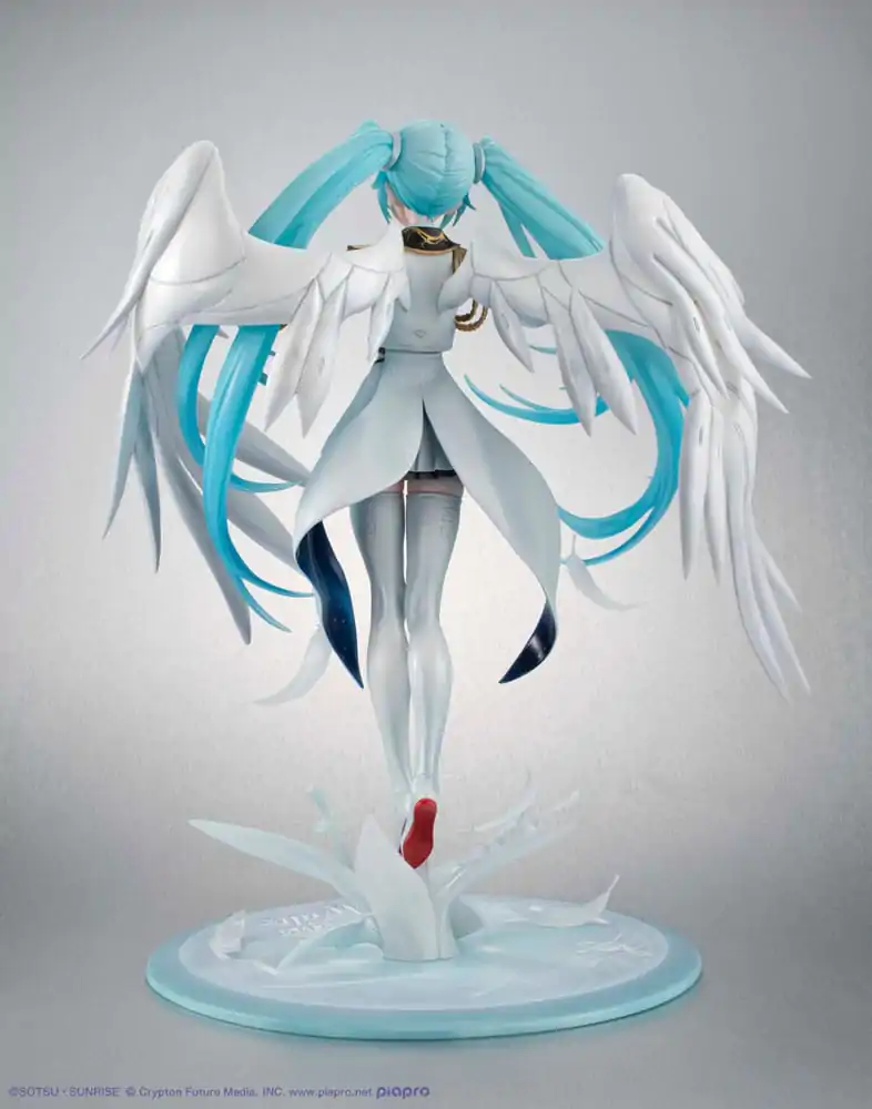 Mobile Suit Gundam x Hatsune Miku Lucrea PVC Statue Hatsune Miku x Wing Gundam Zero EW 45th Anniversary 27 cm         product photo