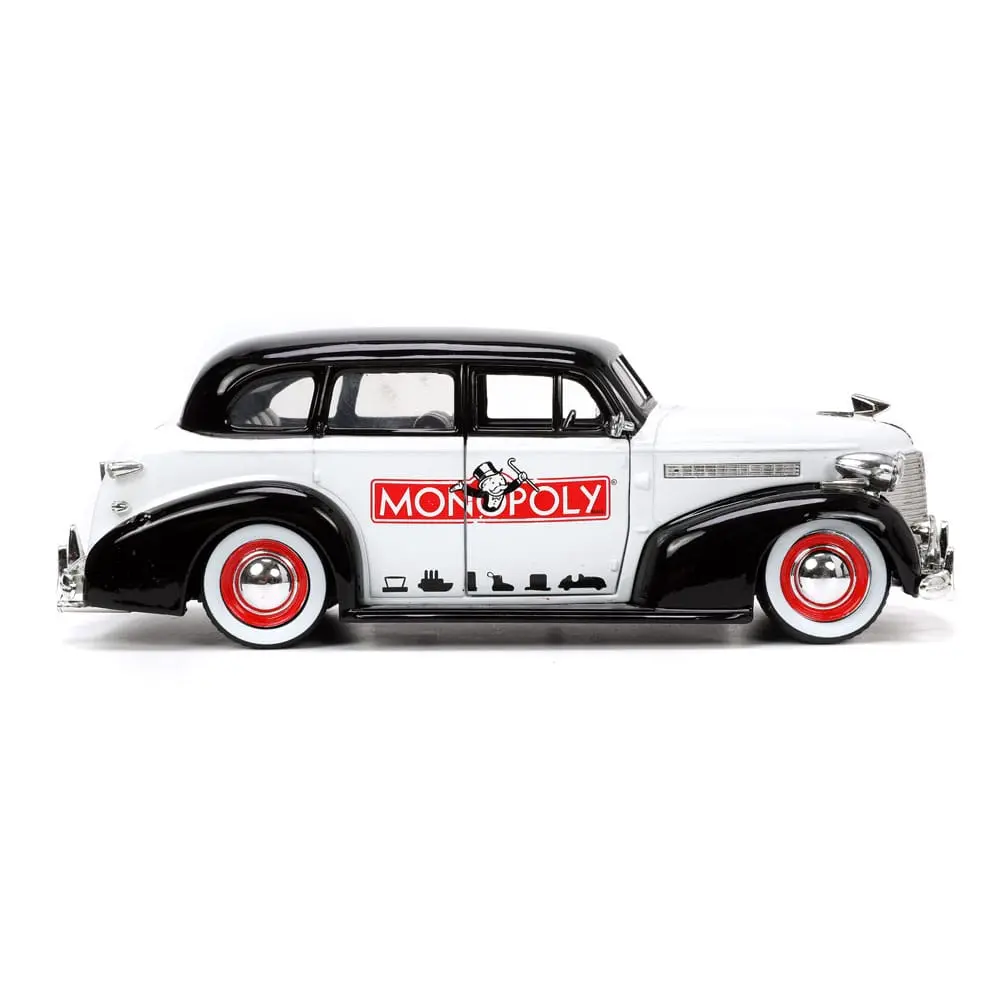Monopoly Hollywood Rides Diecast Model 1/24 1939 Chevrolet Master Deluxe with Monopoly Figur product photo