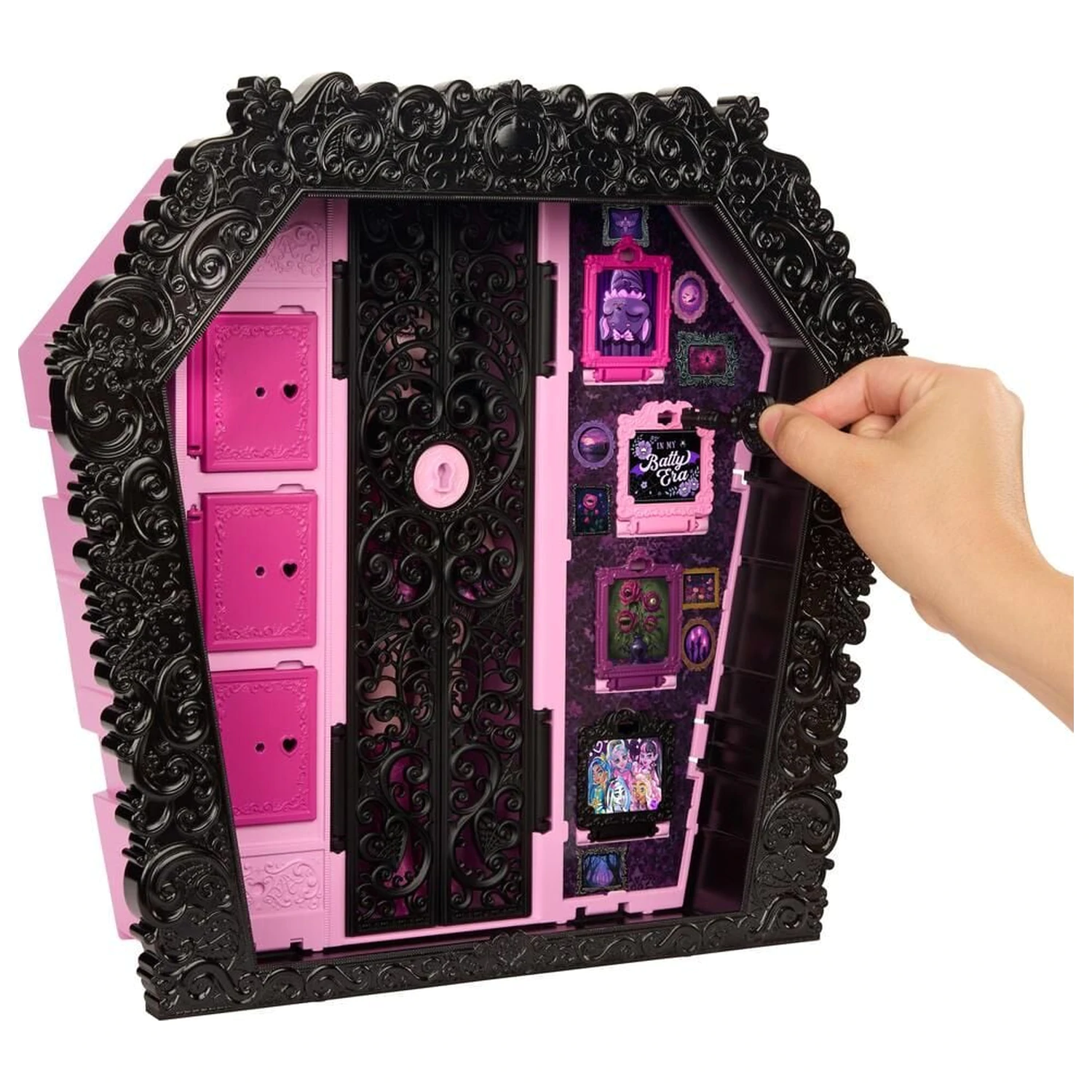 Monster High Ultimate Skulltimate Draculaura doll and wardrobe product photo