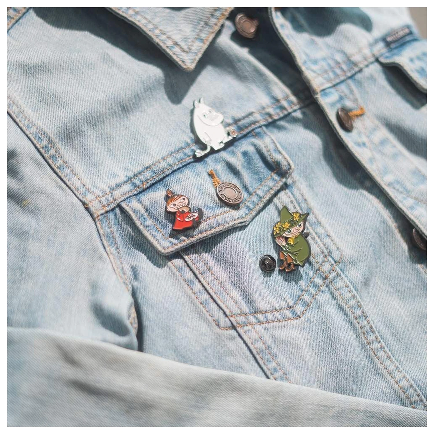 Moomin set of 4 pins product photo