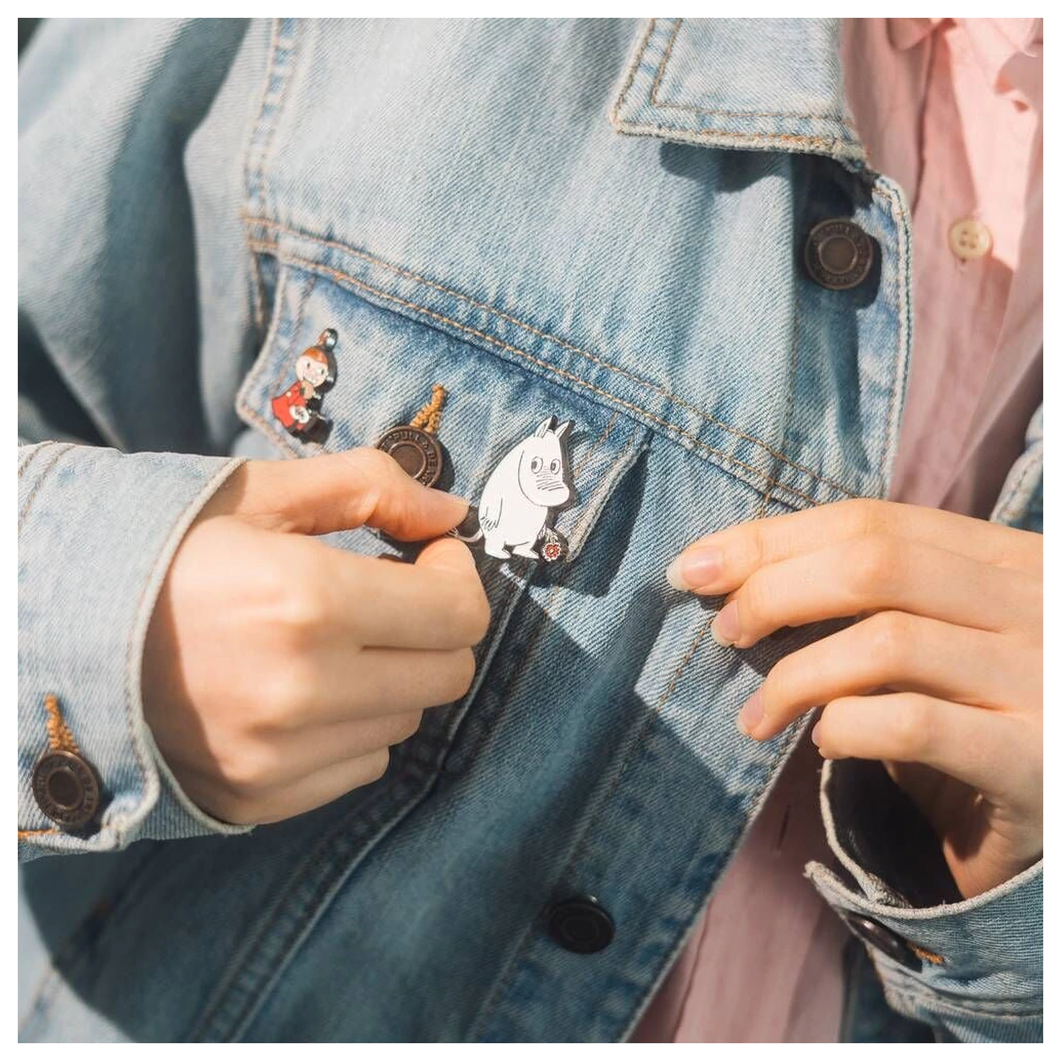 Moomin set of 4 pins product photo