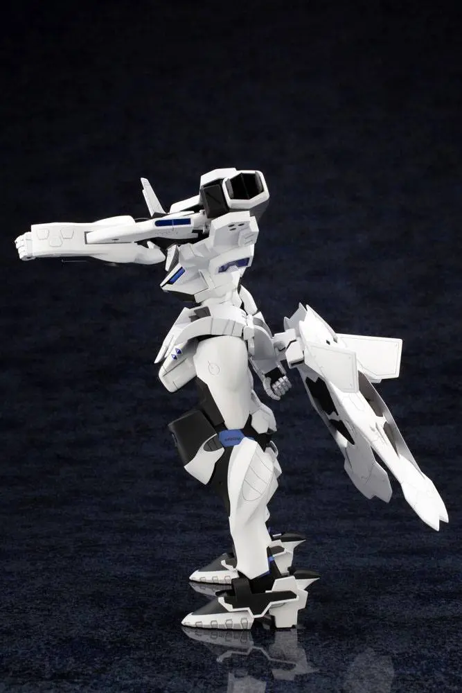 Muv-Luv Alternative Total Eclipse Plastic Model Kit Shiranui Second Yuya Bridges KI Ver. 1.5 18 cm product photo