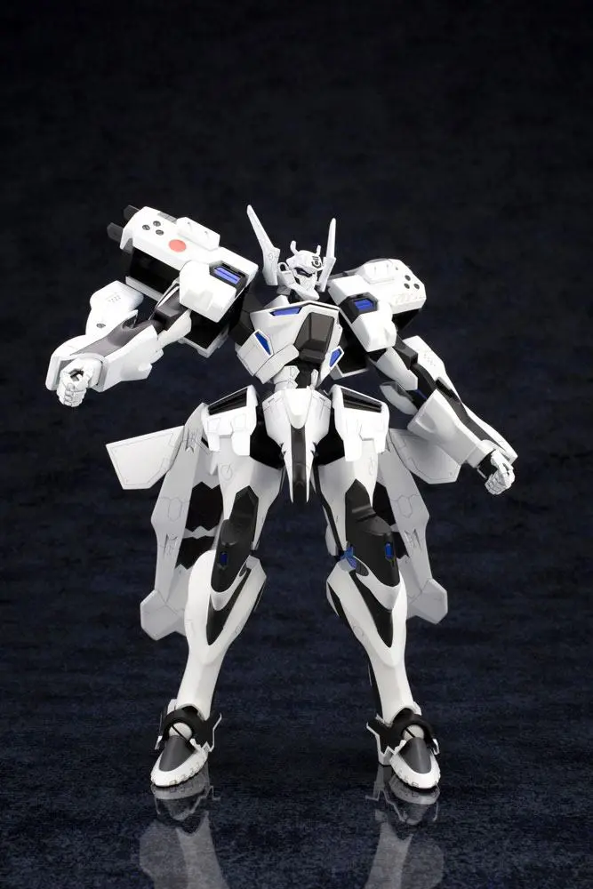 Muv-Luv Alternative Total Eclipse Plastic Model Kit Shiranui Second Yuya Bridges KI Ver. 1.5 18 cm product photo