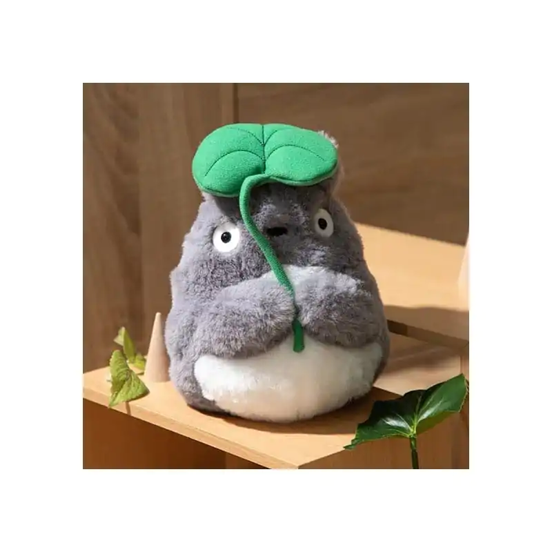 My Neighbor Totoro Nakayoshi Plush Figure Big Totoro with leaf 21 cm product photo