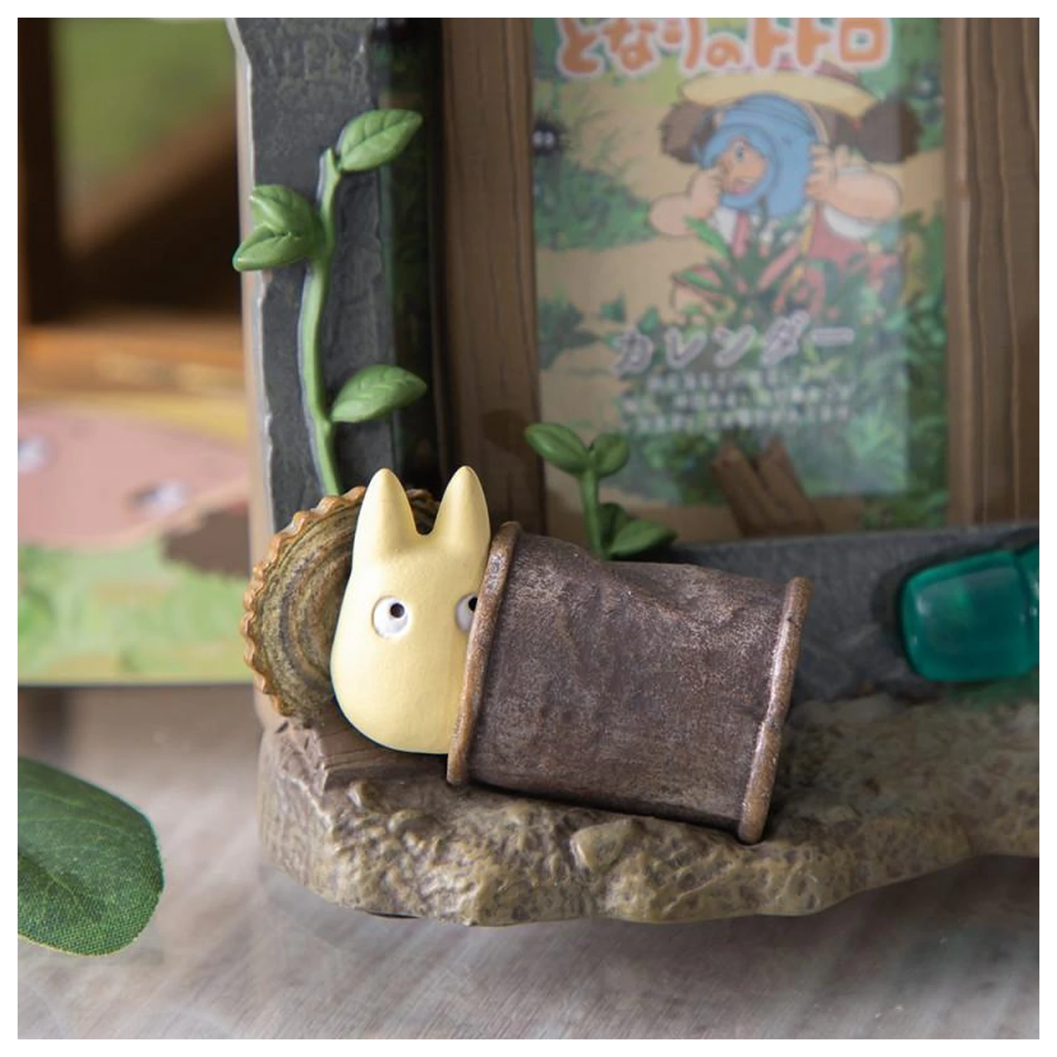 My Neighbor Totoro Totoro & Kusakabe House Diorama Frame product photo