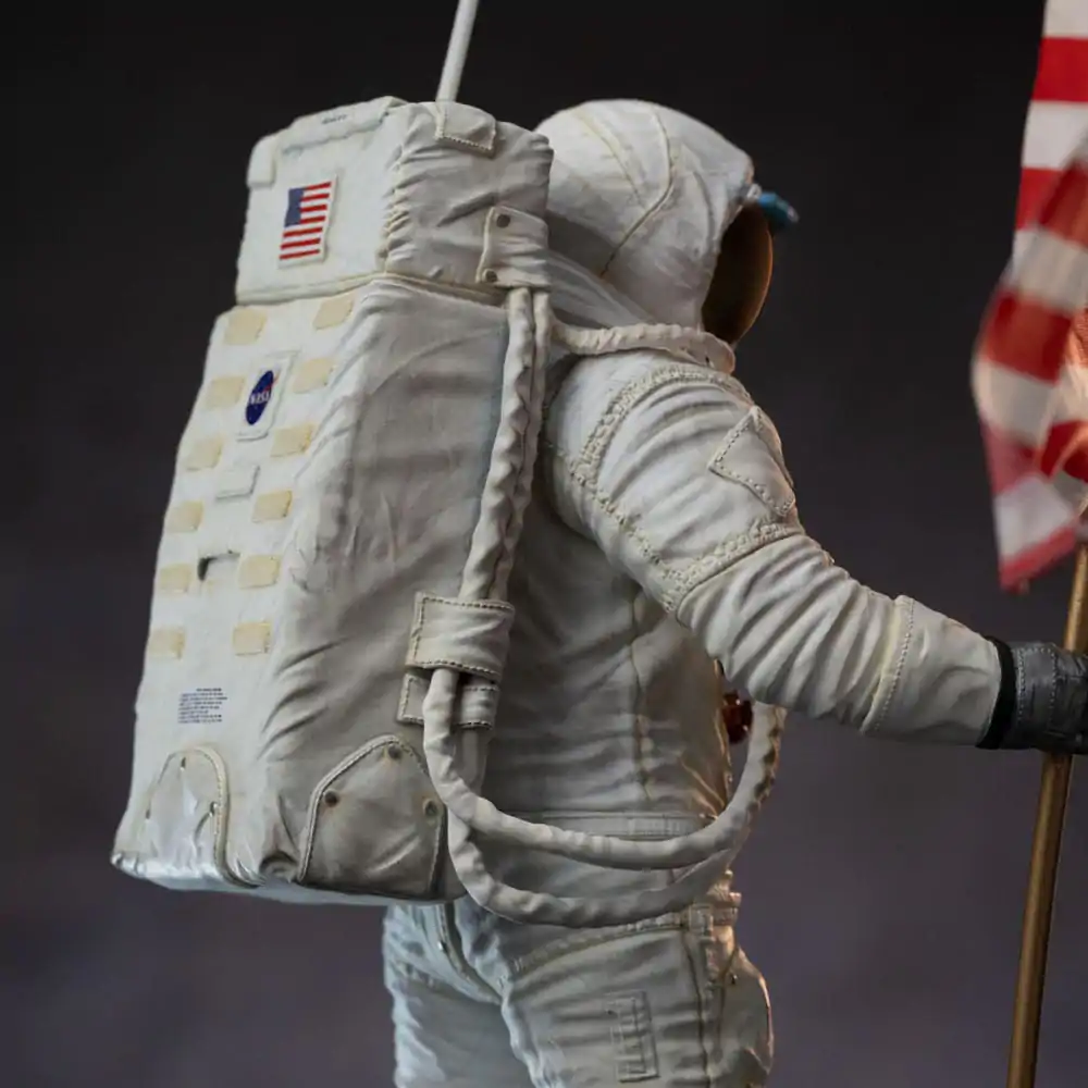 NASA Art Scale Statue 1/10 Apollo 11 Astronaut 23 cm termékfotó