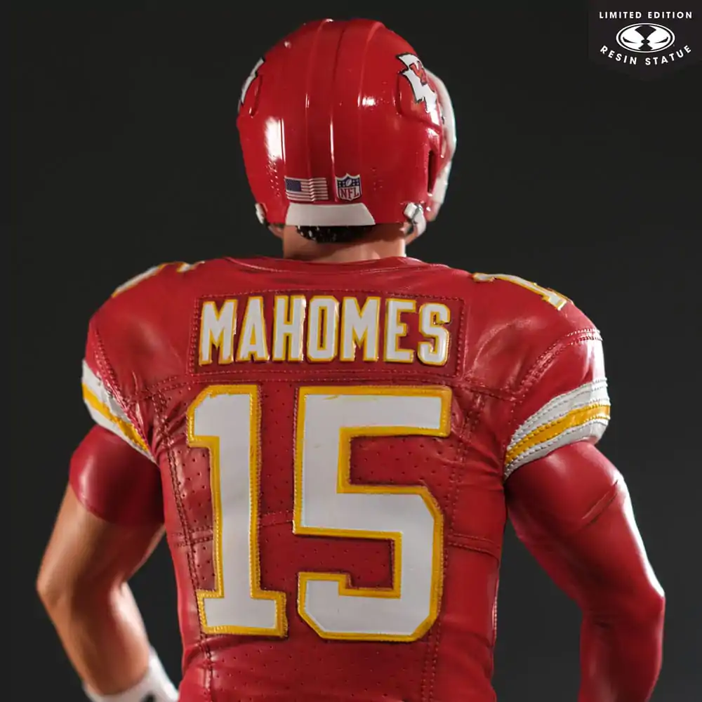 NFL Kansas City Chiefs Statue Statue 1/6 Patrick Mahomes 30 cm product photo