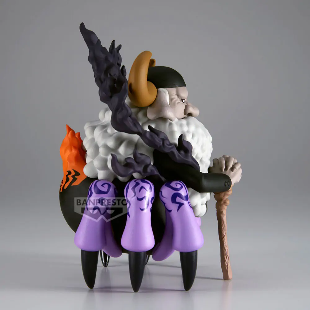 One Piece Mega World Collectable St. Jaygarcia Saturn figure 13cm product photo