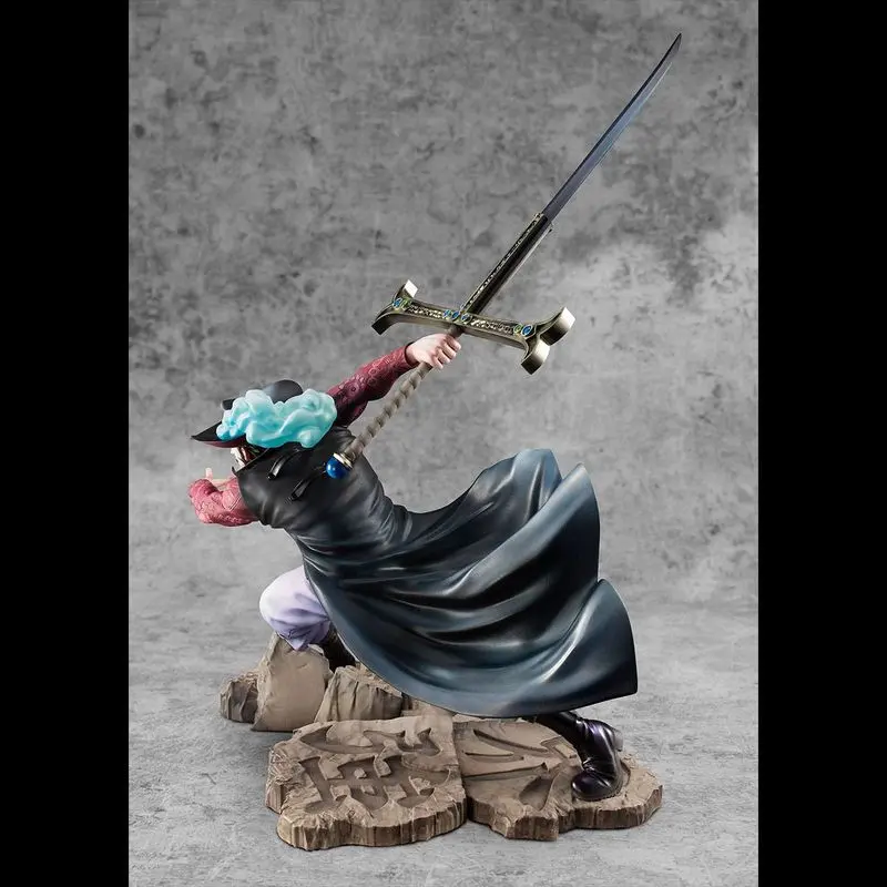 One Piece Neo Maximum Dracule Hawk Eyes Mihawk figure 17cm product photo