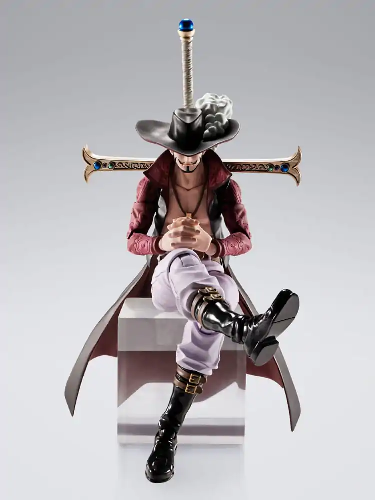 One Piece S.H.Figuarts Action Figure Dracule Mihawk Hawkeye 17 cm       product photo