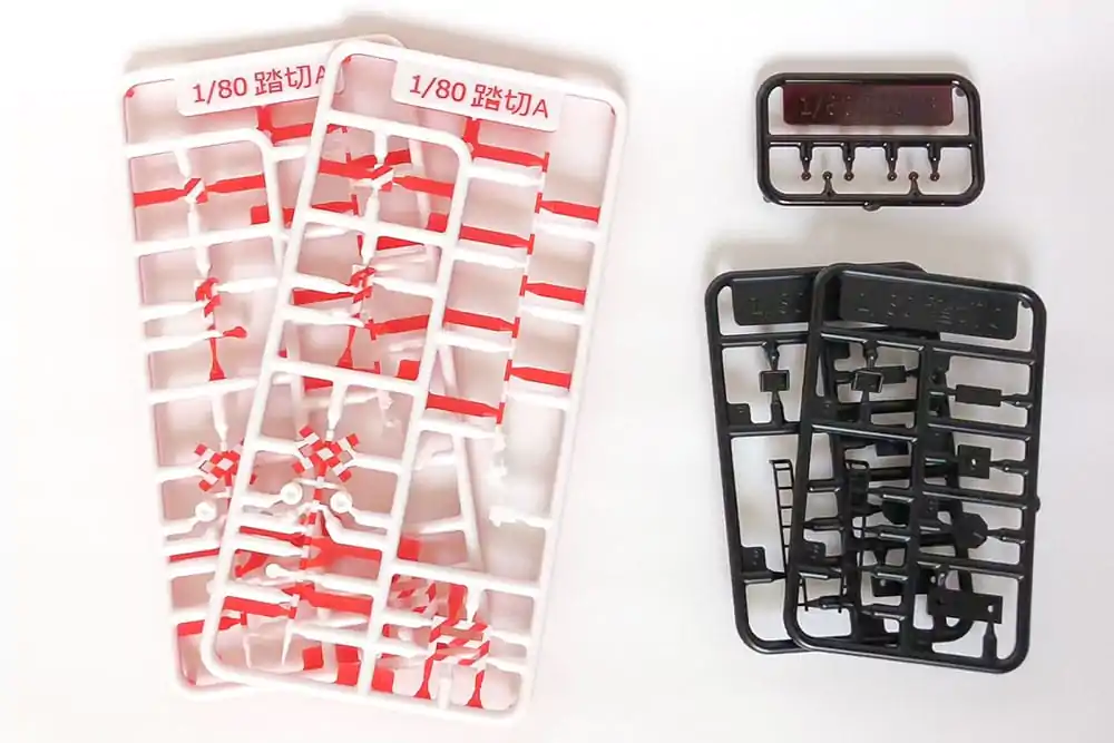 Original Character 1/80 Plastic Model Kit 1/80 Railway Crossing (Red×White) 5 cm product photo