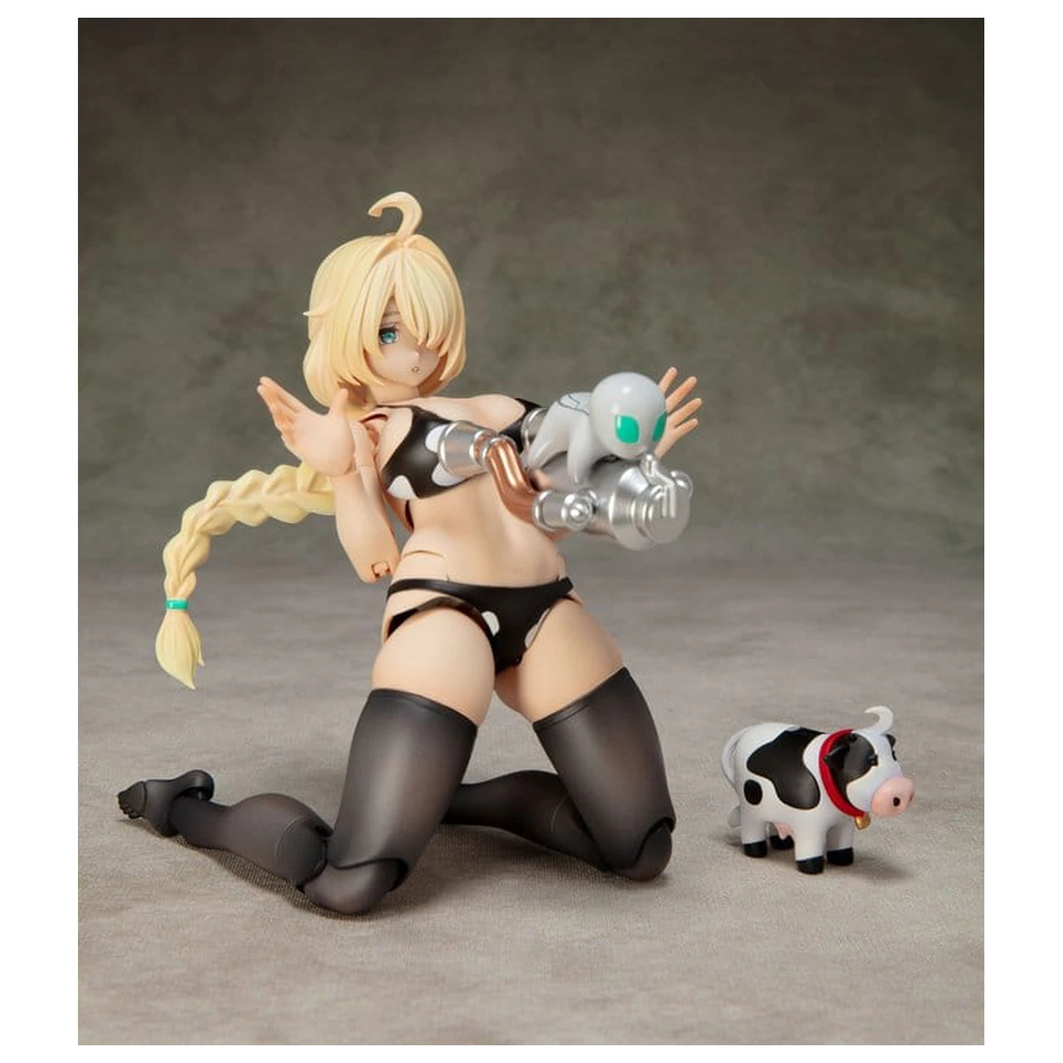 Original Character Plastic Model Kit AlienDress Quatre 16 cm product photo