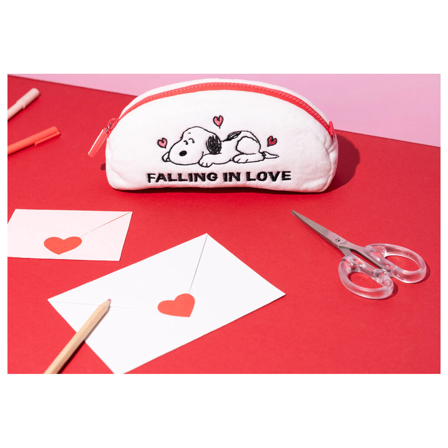 Peanuts Snoopy pencil case product photo