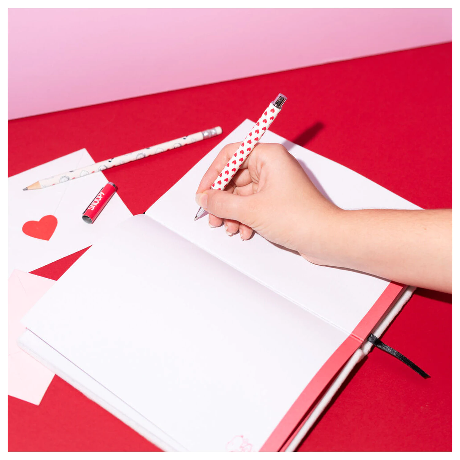 Peanuts Snoopy Pencil case + pen and pencil product photo