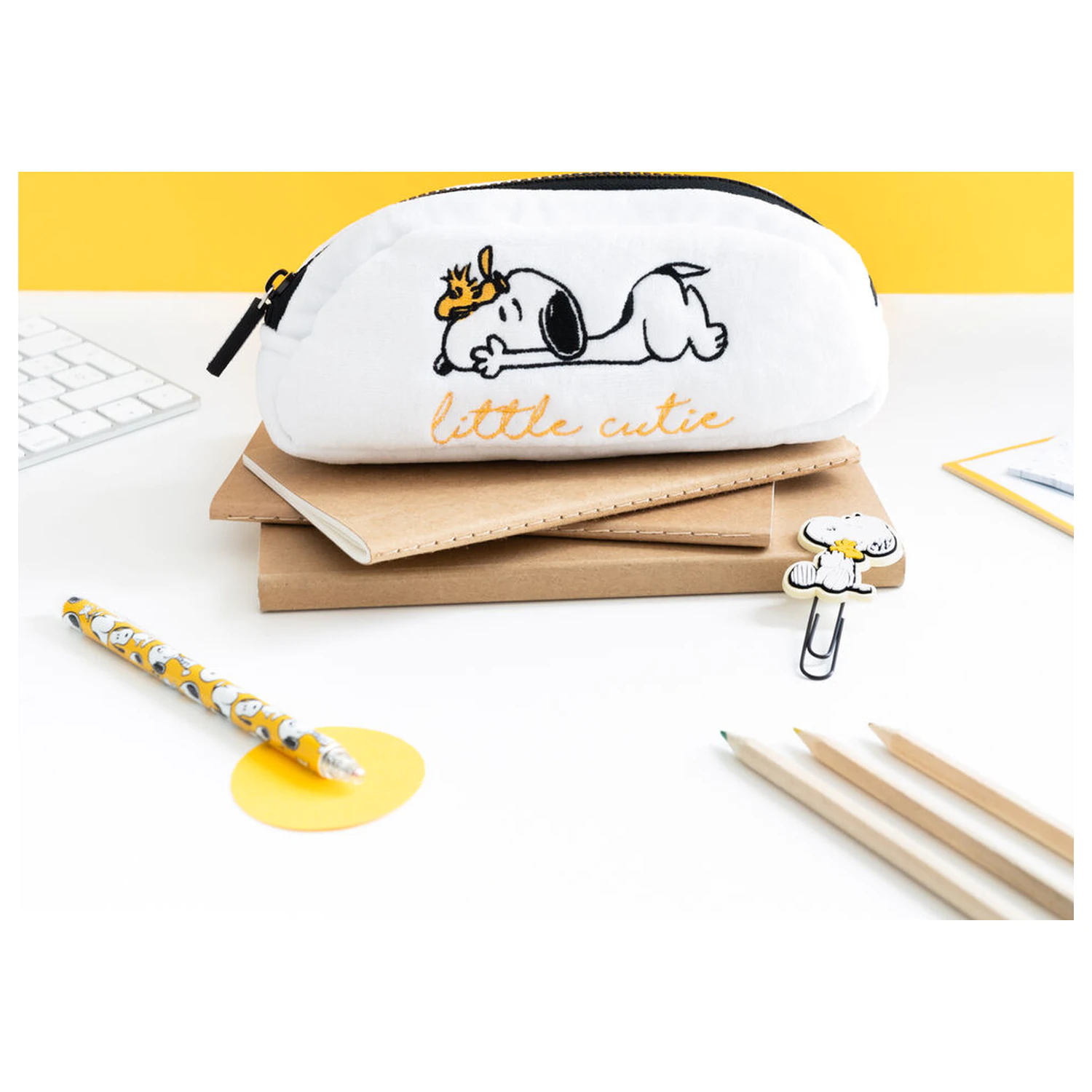 Penauts pencil case product photo