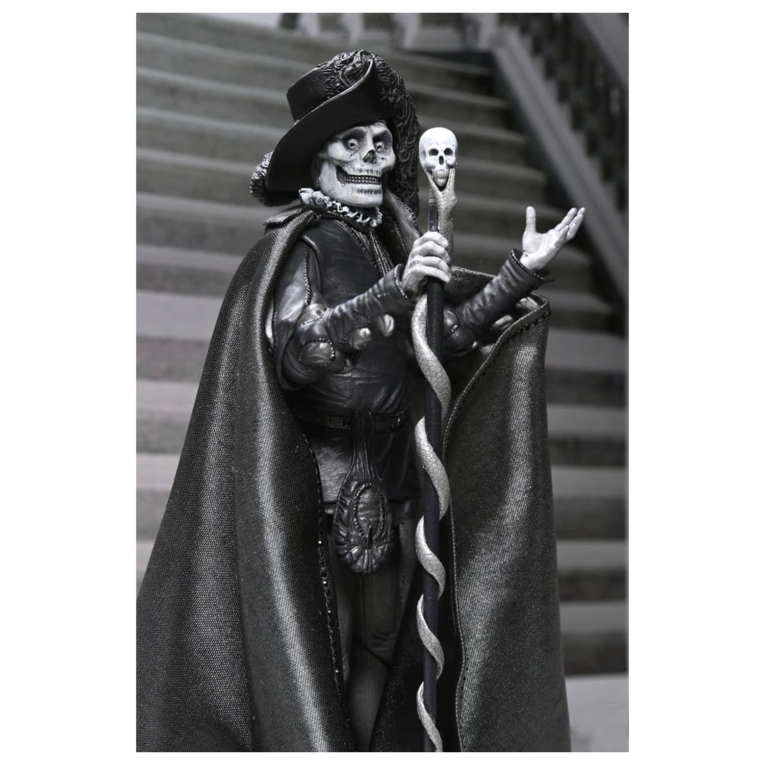Phantom of the Opera (1925) Ultimate Action Figure Masque of the Red Death (B&W) 18 cm product photo