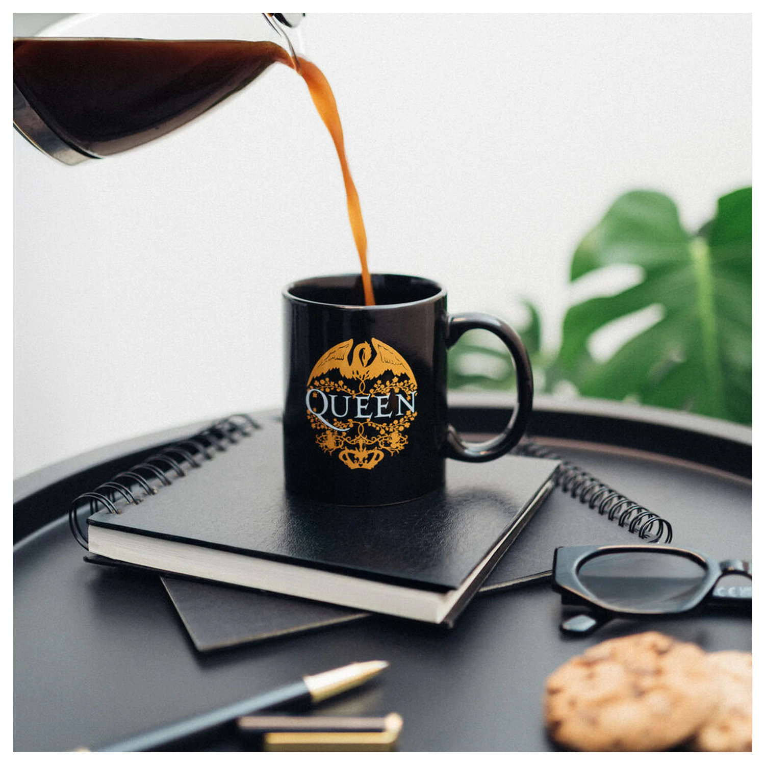 Queen mug 350ml product photo