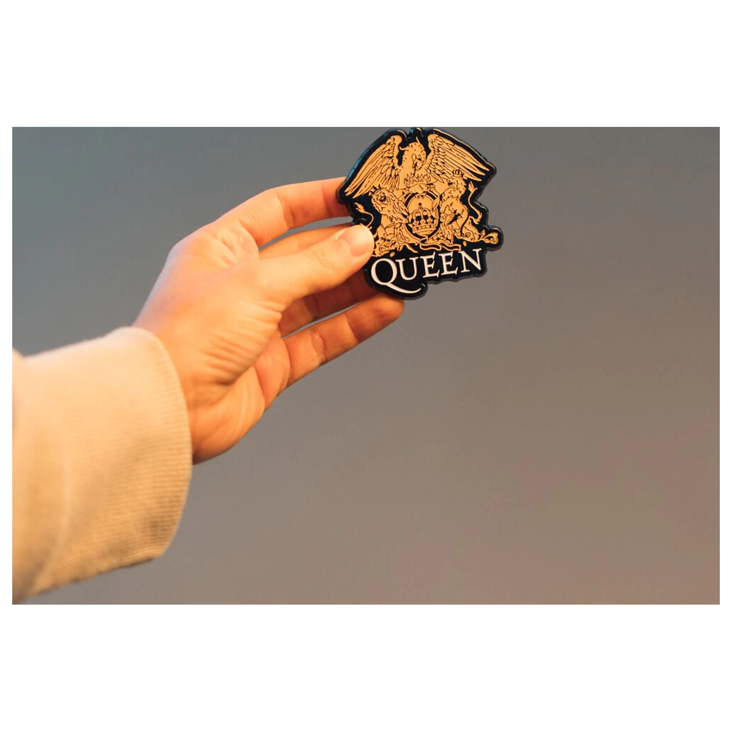 Queen magnet product photo