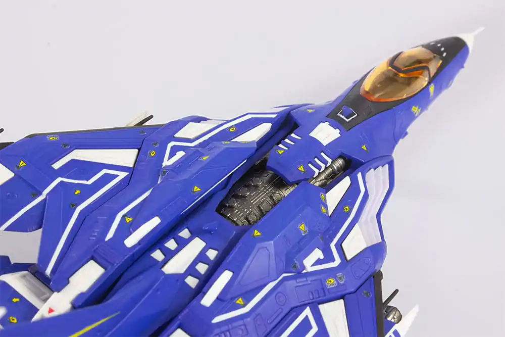 Raiden V Director´s Cut Plastic Model Kit 1/100 FT-00004A Azuma 2P Color Ver. 18 cm product photo