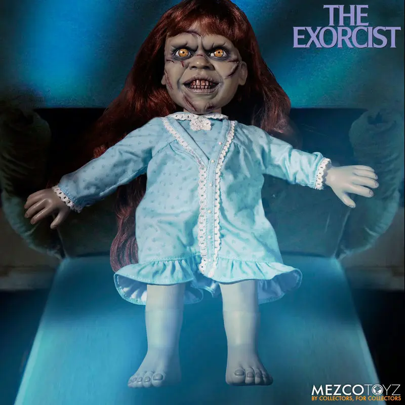 Regan Macneil Exorcist figure 38cm wit sound termékfotó