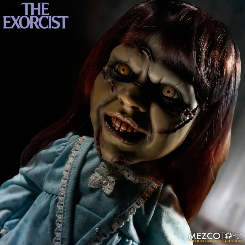 Regan Macneil Exorcist figure 38cm wit sound termékfotó