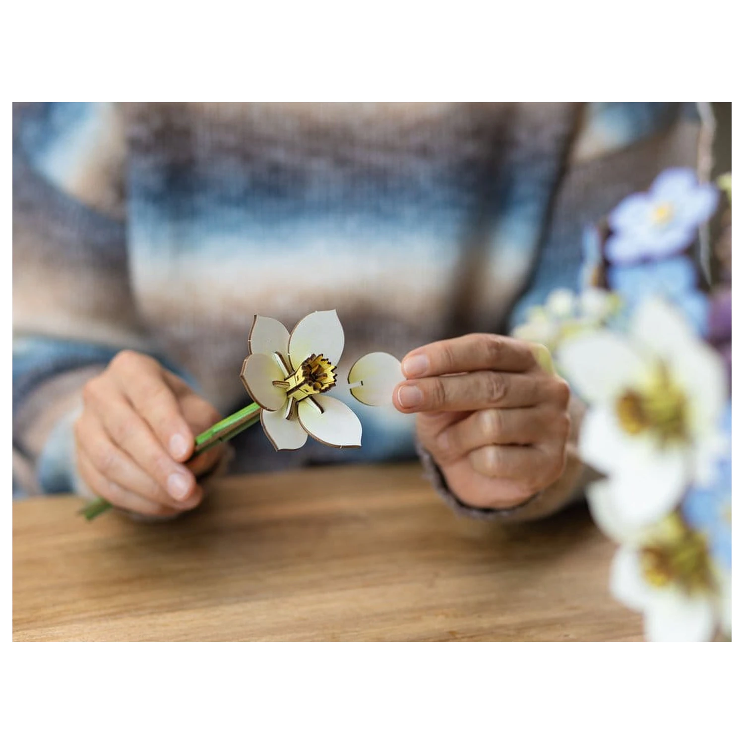 Revell Flowers Wooden Flowers Blossom Festival 22 cm product photo