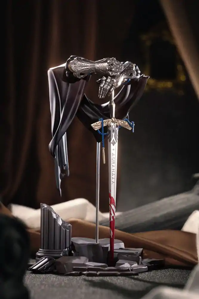 Reverse: 1999 Limepie Series PVC Statue Knight 17 cm product photo