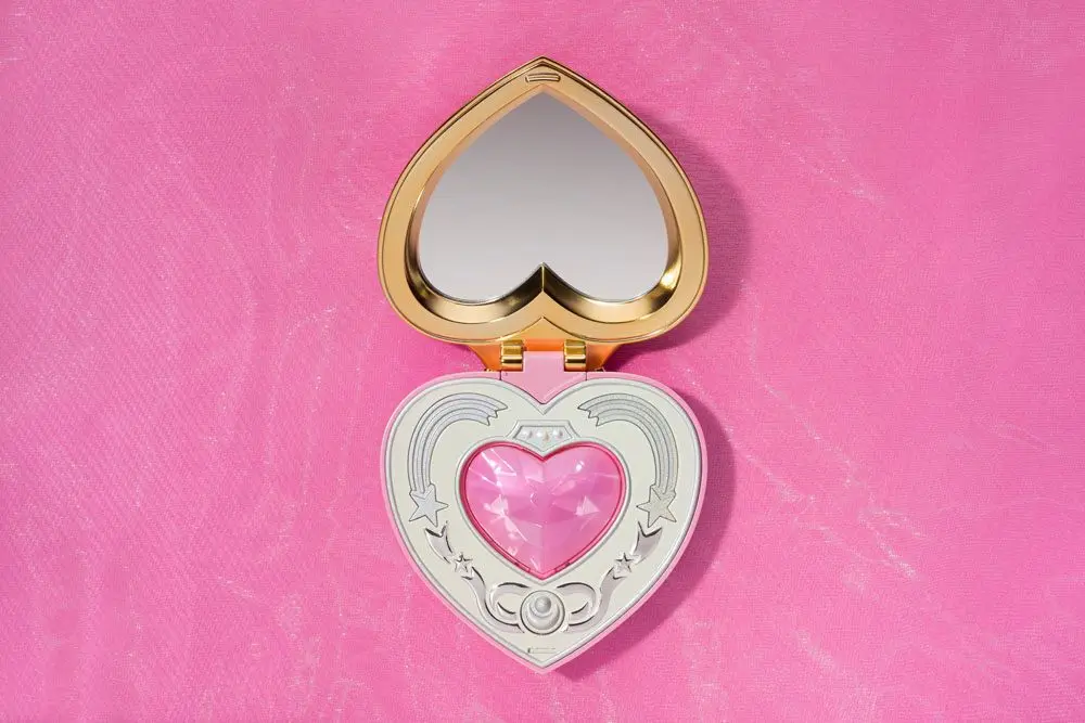 Sailor Moon: Pretty Guardian Sailor Moon Proplica Replica Cosmic Heart Compact (Brilliant Color Edition) 10 cm product photo